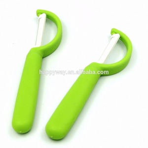 Colorful Plastic Potato Peeler For Kitchen Use MOQ1000PCS 0904046 One Year Quality Warranty