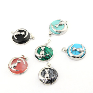 Hot Selling Natural Cute Crystal Moon Cat Design Pendants